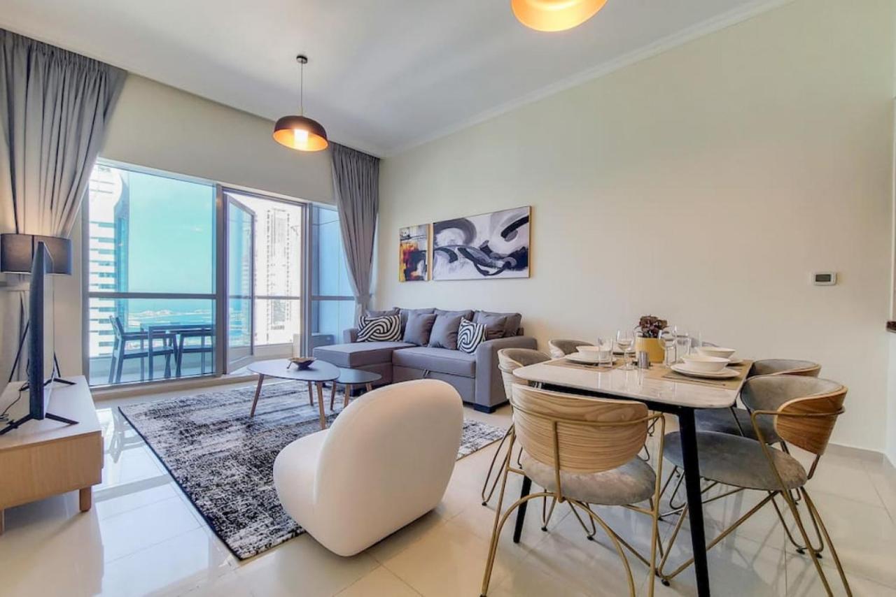 Apartment Bay Central, Tower - Tranquil Two Bedroom *